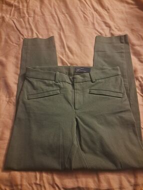 GAP Women's Olive Green Slim Chinos. Size 2R